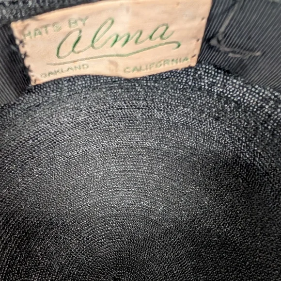 Black Hat Velvet Ribbon By Alma Hats Of Oakland California Vintage 1940 Black Hat Velvet Ribbon By Alma Hats Of Oakland California  main image 2